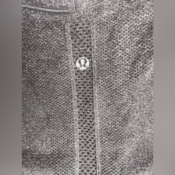 Lululemon Swiftly Tech Long Sleeve Heather gray  size 6 - Picture 3 of 5